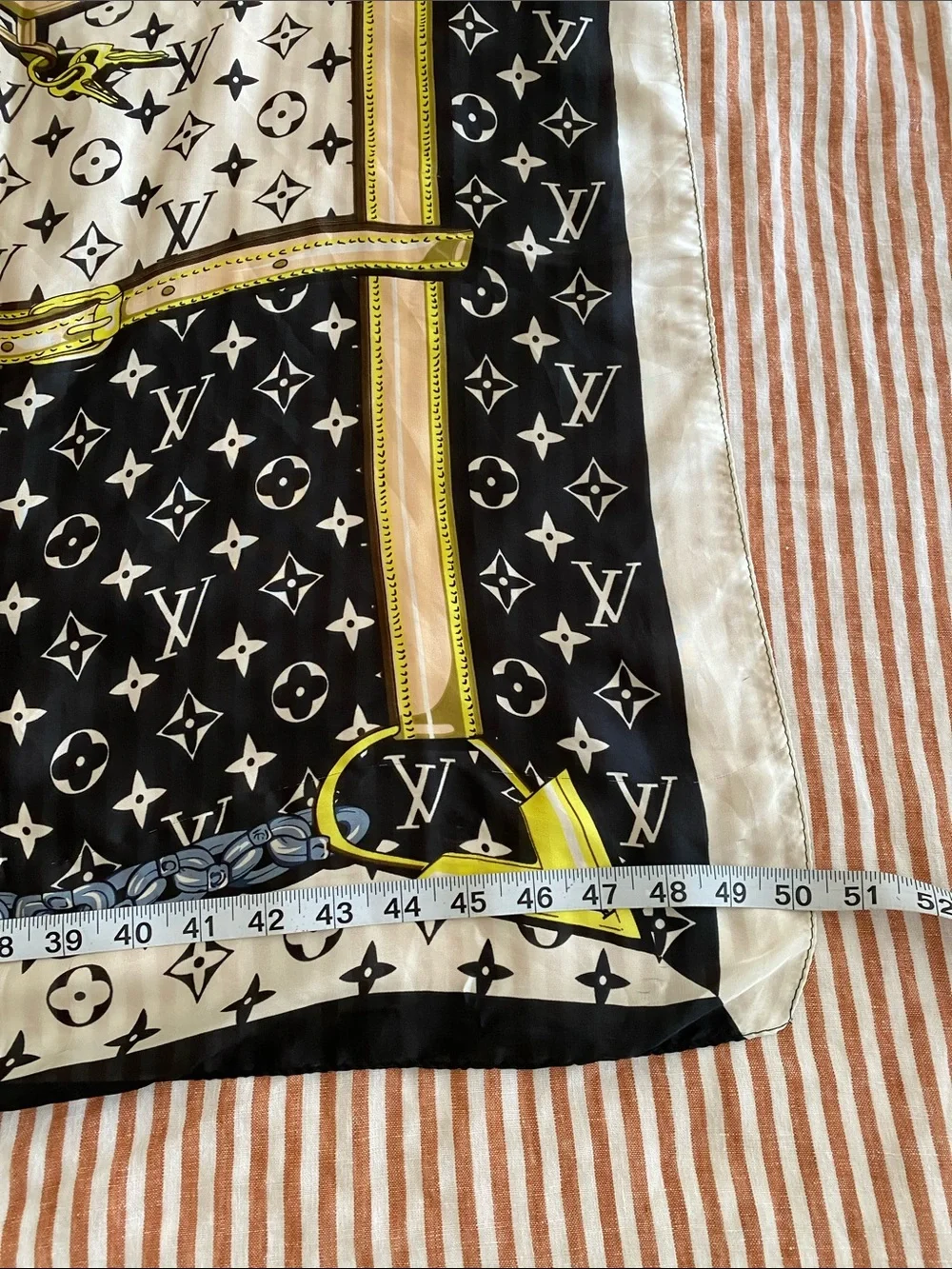 Unk Black, White & Yellow Patterned Silky/Satin-Style Scarf